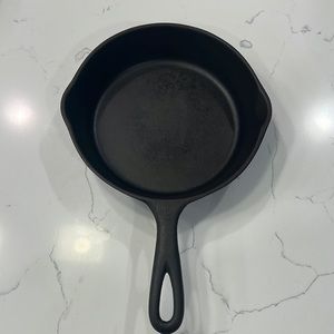 Unmarked Wagner #5 Cast Iron Skillet